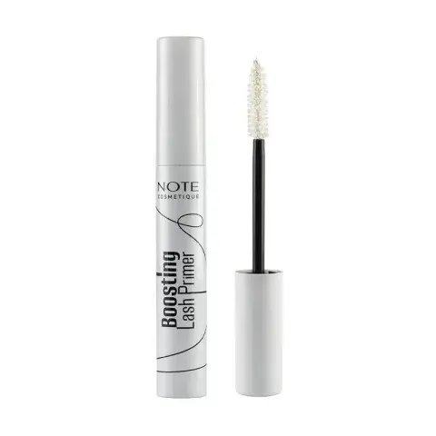 Boosting Lash Primer de Note: este primer tiene un ingrediente que estimula el crecimiento de las pestañas además de dar volumen si lo colocás antes del maquillaje.
