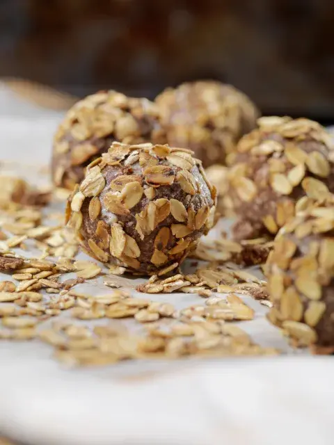 Trufas de avena, cacao y dulce de leche (sin cocción) Trufas de avena, cacao y dulce de leche (sin cocción)