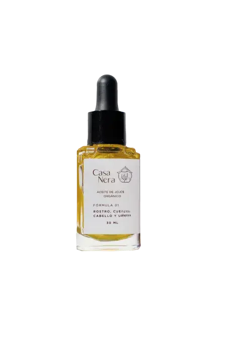 Jojoba Oil. 100% aceite de jojoba orgánico, contiene un 96% de ceramidas y aminoácidos muy similares a los de la piel, que ejercen una hidratación profunda y restablecen el equilibrio graso de la piel (Casa Nera, $30.000). Jojoba Oil. 100% aceite de jojoba orgánico, contiene un 96% de ceramidas y aminoácidos muy similares a los de la piel, que ejercen una hidratación profunda y restablecen el equilibrio graso de la piel (Casa Nera, $30.000).
