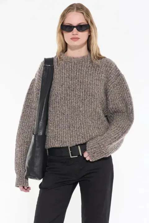 Un modelo ultra clásico perfecto para la oficina (AY NOT DEAD $224.000) Un modelo ultra clásico perfecto para la oficina (AY NOT DEAD $224.000)