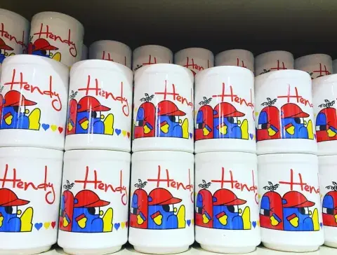 Los Carolitos en tazas de Hendy. Los Carolitos en tazas de Hendy.