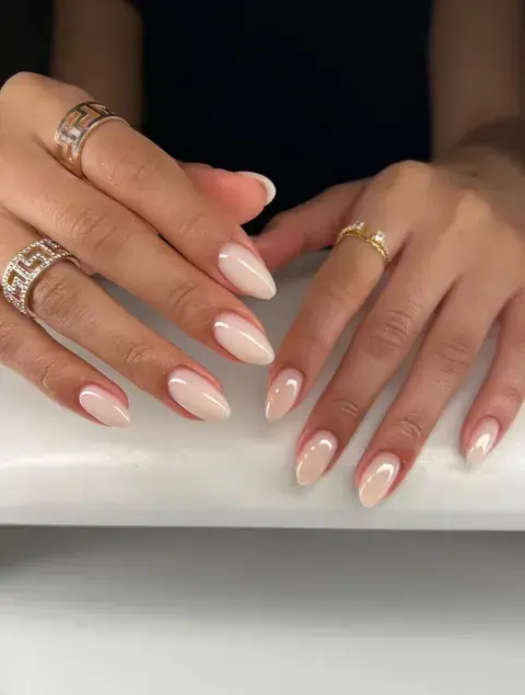 Menos es más. Las uñas japonesas llegaron para quedarse. Simples, elegantes y fáciles de mantener. 