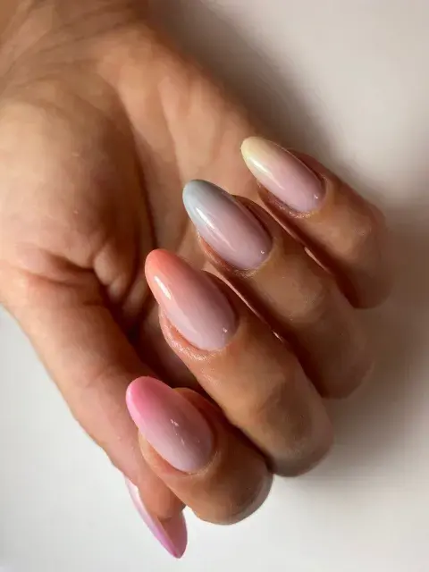 Uñas sorbete: la manicura más dulce para ponerle color al invierno Uñas sorbete: la manicura más dulce para ponerle color al invierno
