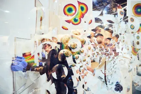 En Galería del Infinito se dan cita obras de Rogelio Polesello y de Julio Le Parc. En Galería del Infinito se dan cita obras de Rogelio Polesello y de Julio Le Parc.