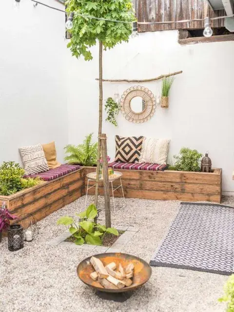 Los muebles plegables, modulares o multifunción son aliados infalibles: un banco con espacio de guardado, una mesa que se pliega o un futón que se convierte en cama ayudan a ganar comodidad sin perder metros. Los muebles plegables, modulares o multifunción son aliados infalibles: un banco con espacio de guardado, una mesa que se pliega o un futón que se convierte en cama ayudan a ganar comodidad sin perder metros.