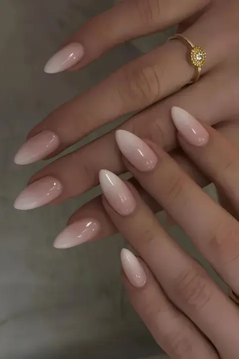 Adiós a los tonos artificiales: los 10 mejores diseños de uñas naturales para que te inspires Adiós a los tonos artificiales: los 10 mejores diseños de uñas naturales para que te inspires