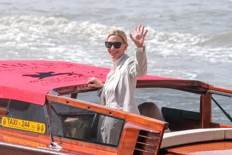 Cate Blanchett llegando al Festival de Venecia 2025. Cate Blanchett llegando al Festival de Venecia 2025.