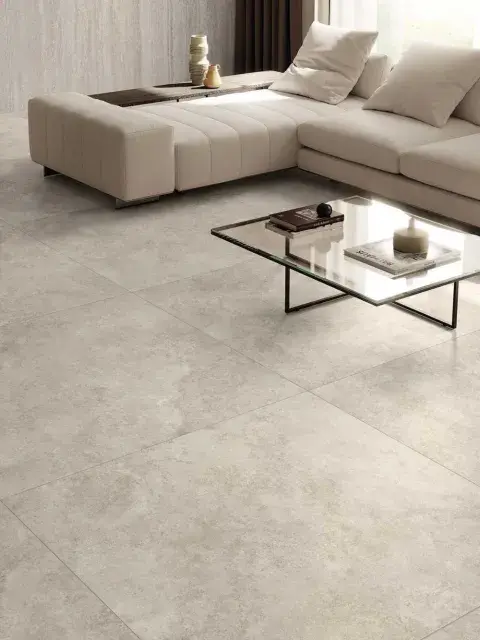 El porcelanato es mucho más duro, resistente a golpes y al alto tránsito. El porcelanato es mucho más duro, resistente a golpes y al alto tránsito.