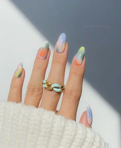 Jugá con los colores, animate a que cada uña tenga un diseño único. Jugá con los colores, animate a que cada uña tenga un diseño único.