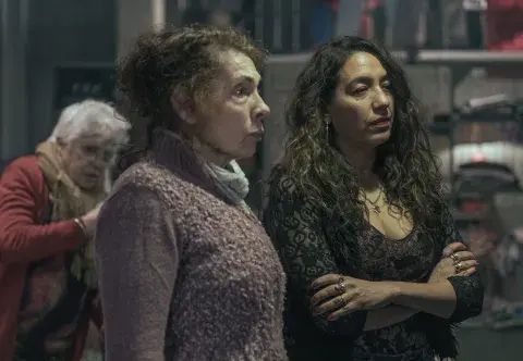 Así es En el barro, la nueva serie de Netflix. Así es En el barro, la nueva serie de Netflix.