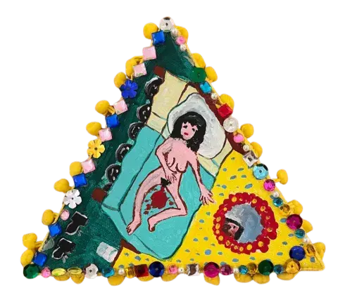 Uno de los ex votos triangulares de Mon Laferte. Uno de los ex votos triangulares de Mon Laferte.