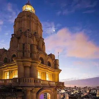 El faro del Palacio Barolo, emblema de la ciudad Buenos Aires. El faro del Palacio Barolo, emblema de la ciudad Buenos Aires.