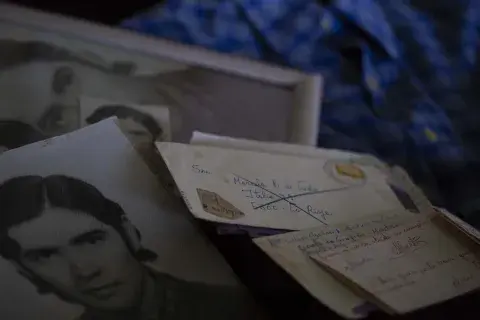 El trabajo documental se realizó con gran rigurosidad y criterio estético. El trabajo documental se realizó con gran rigurosidad y criterio estético.
