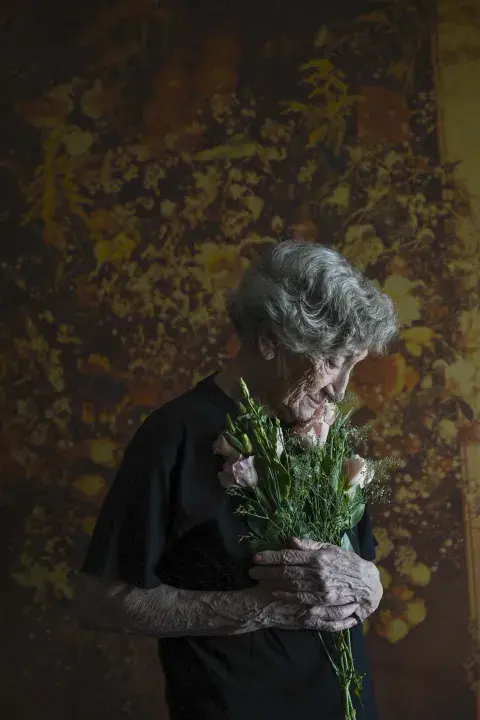 Además de reportero gráfico y artista, Leo Vaca es florista por naturaleza. Además de reportero gráfico y artista, Leo Vaca es florista por naturaleza.