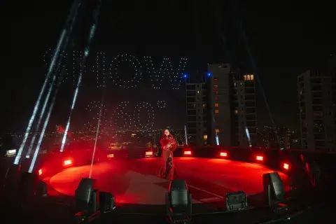 María Becerra vuelve a tocar en River y lo anunció con un show de drones. María Becerra vuelve a tocar en River y lo anunció con un show de drones.