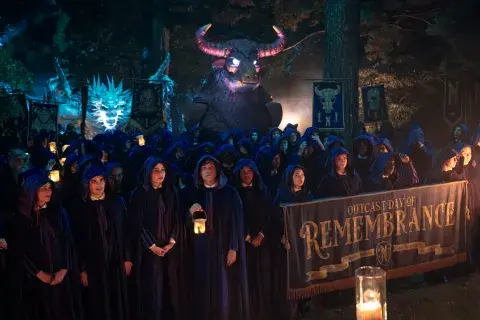 Imágenes de la parte 2 de la temporada 2 de Merlina. Imágenes de la parte 2 de la temporada 2 de Merlina.
