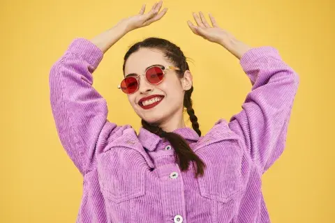 Looks con mucha onda y color: qué es el “dopamine dressing” y cómo puede levantar el ánimo Looks con mucha onda y color: qué es el “dopamine dressing” y cómo puede levantar el ánimo