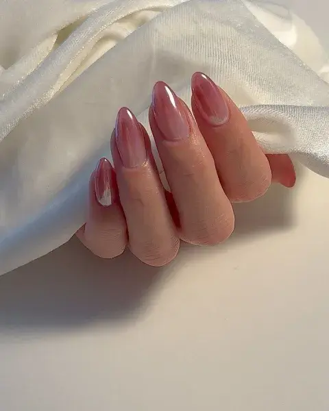 Si querés algo sutil y con poco mantenimiento, las uñas en degradé son perfectas Si querés algo sutil y con poco mantenimiento, las uñas en degradé son perfectas