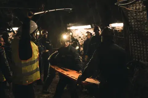 Las escenas de la mina se filmaron en la verdadera mina carbonífera de Río Turbio. Las escenas de la mina se filmaron en la verdadera mina carbonífera de Río Turbio.