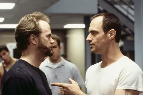 Oz está disponible en HBO Max y Mercado Play. Oz está disponible en HBO Max y Mercado Play.