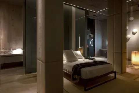 1.El dormitorio principal de los arquitectos Canova y Kucher se puede esconder detrás de una caja vidriada 1.El dormitorio principal de los arquitectos Canova y Kucher se puede esconder detrás de una caja vidriada