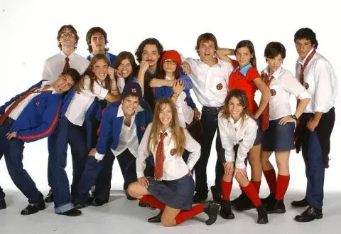 Rebelde way: un clásico de las series juveniles argentinas que sigue más vigente que nunca. Rebelde way: un clásico de las series juveniles argentinas que sigue más vigente que nunca.