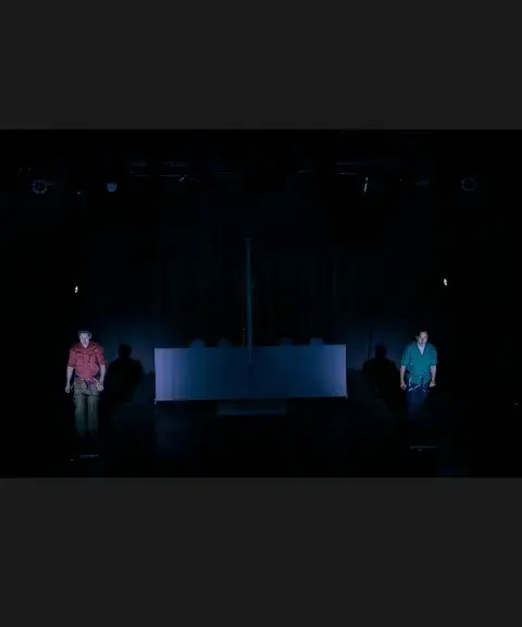 Diego Velázquez y Patricio Aramburu llevan la historia con ritmo y emoción. Diego Velázquez y Patricio Aramburu llevan la historia con ritmo y emoción.