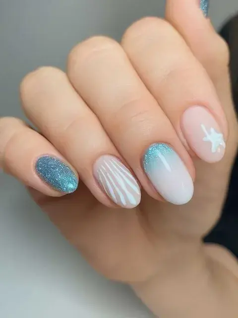 Inspirada en el mar, se verán capas superiores holográficas, lavados transparentes con microbrillo y delicados detalles de perlas. 
