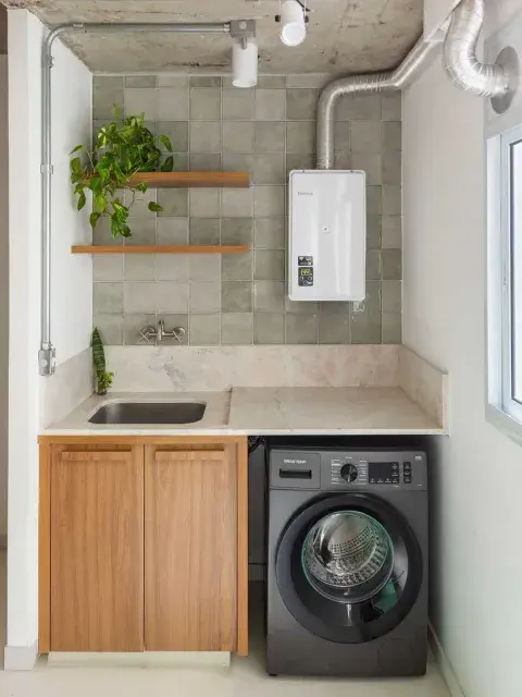 Si te gusta el estilo urbano, dejá las cañerías a la vista, apostá por tonos neutros y organizá tus productos en frascos transparentes. Si te gusta el estilo urbano, dejá las cañerías a la vista, apostá por tonos neutros y organizá tus productos en frascos transparentes.
