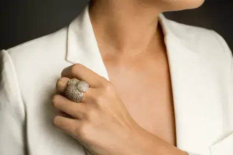 Las piezas de gran porte: anillos, aros, gargantillas y pulseras que se llevan todas las miradas