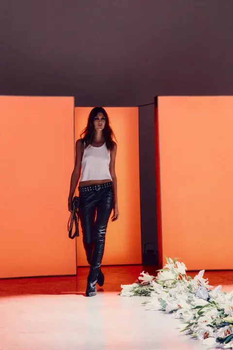 El clásico noventoso vuelve para quienes quieren darle un giro audaz a su look. El clásico noventoso vuelve para quienes quieren darle un giro audaz a su look.