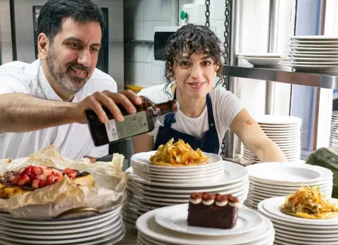 La dupla de cocineros Estefanía Maiorano y Martín Sclippa, detrás de su restaurante Fico, de Villa Crespo, La dupla de cocineros Estefanía Maiorano y Martín Sclippa, detrás de su restaurante Fico, de Villa Crespo,