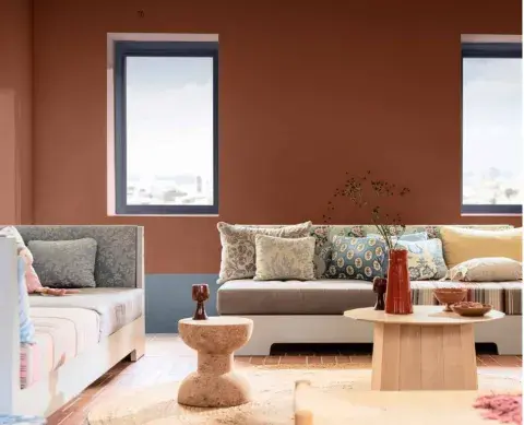 Paleta Bossa Nova: arcilla, terracota, ladrillo y tonos naturales se combinan con azules claros para generar ambientes cálidos y reconfortantes. 