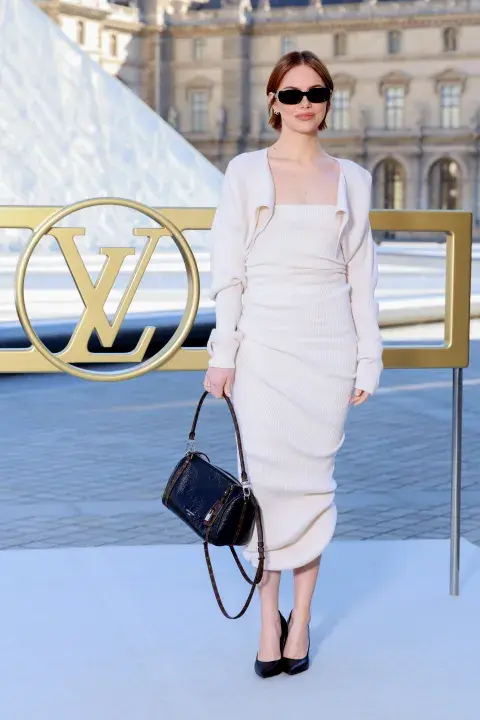 Emma Stone en el desfile de Louis Vuitton Emma Stone en el desfile de Louis Vuitton