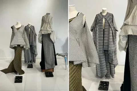 "Las piezas, suspendidas o colgadas como esculturas, fueron diseñadas para vestir cuerpos reales, pero también para ser observadas como objetos en sí mismas. No están quietas: se activan, se prueban, se transforman en cada mirada. Lo que parece fijo, se vuelve flexible; lo que parece obra, se vuelve experiencia". "Las piezas, suspendidas o colgadas como esculturas, fueron diseñadas para vestir cuerpos reales, pero también para ser observadas como objetos en sí mismas. No están quietas: se activan, se prueban, se transforman en cada mirada. Lo que parece fijo, se vuelve flexible; lo que parece obra, se vuelve experiencia".