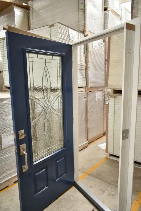puerta de fibra de vidrio. puerta de fibra de vidrio.