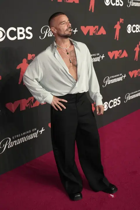 Ricky Martin en la alfombra roja de los MTV Video Music Awards 2025. Ricky Martin en la alfombra roja de los MTV Video Music Awards 2025.