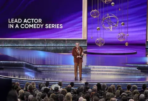 Foto de Seth Rogen en los Premios Emmy 2025. Foto de Seth Rogen en los Premios Emmy 2025.