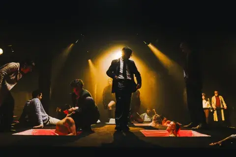 La película que escribió y dirigió Melisa sin ninguna experiencia previa en cine es impactante, son escenas contundentes, no tiene diálogos y la música es clave, de Julián Tenembaum. 
