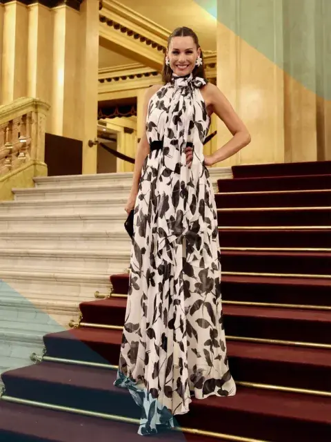 Pampita vestida por Carolina Herrera en la Gala de Fleni