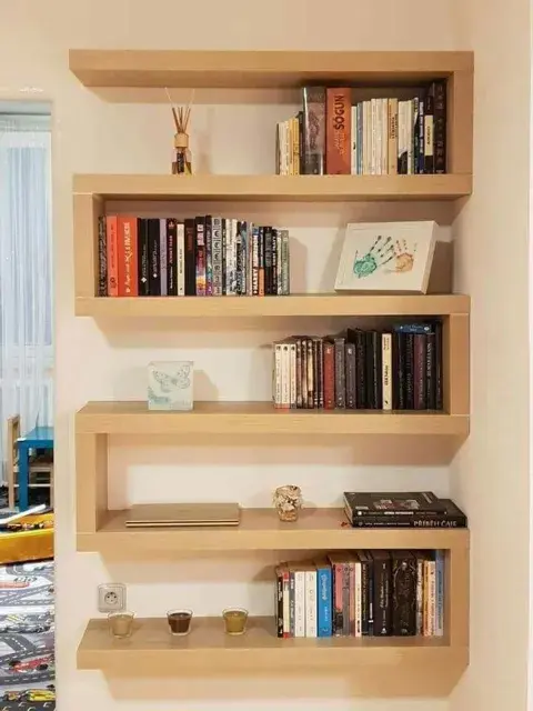 Separar los de tapa dura de los de bolsillo da un acabado prolijo y elegante. Un detalle que marca la diferencia. Separar los de tapa dura de los de bolsillo da un acabado prolijo y elegante. Un detalle que marca la diferencia.