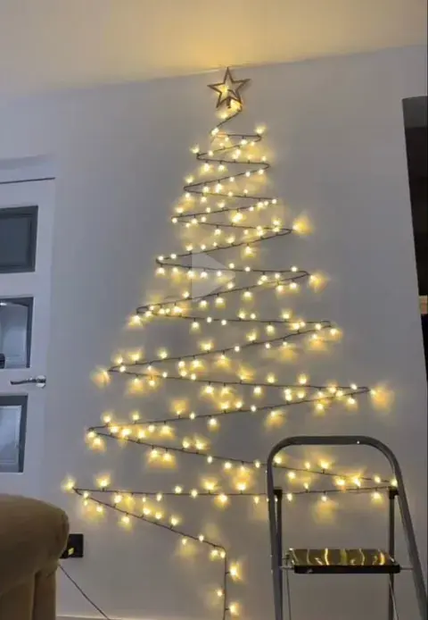 Mini árboles de Navidad: 6 ideas para decorar con encanto incluso en espacios pequeños Mini árboles de Navidad: 6 ideas para decorar con encanto incluso en espacios pequeños