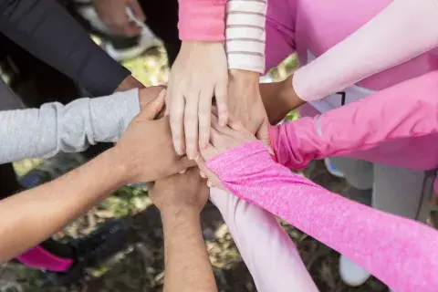 En este Octubre rosa, visibilicemos no solo el lazo rosa, sino también acciones concretas