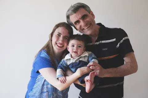 Dani Aza, su esposo Jonatan, y Lucas, su pequeño hijo.