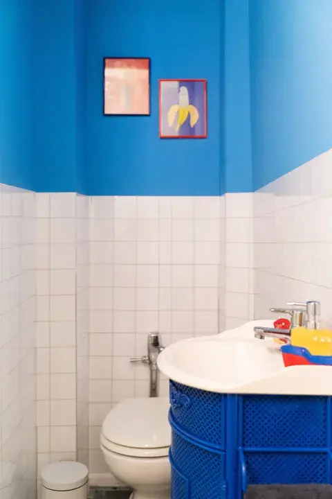 Colores primarios en el baño
