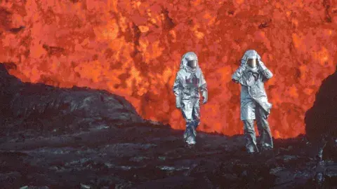 Documentales que te harán cambiar tu visión del mundo: Fire of Love.