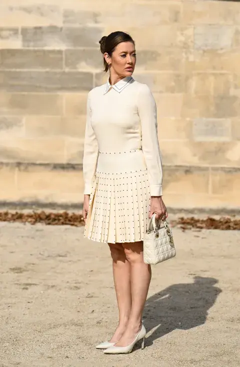 v v