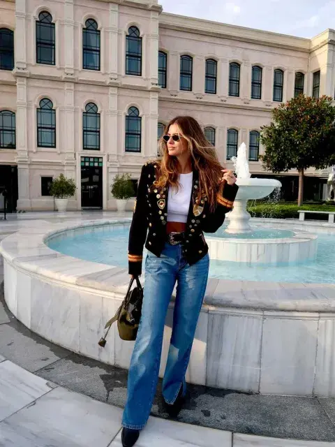 La China Suárez con un look militar desde Estambul La China Suárez con un look militar desde Estambul
