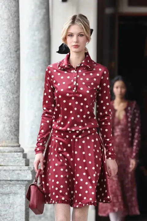Cómo incorporar lunares en tus looks