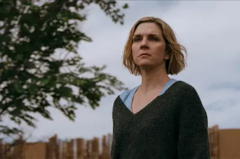 Rhea Seehorn protagoniza Pluribus, la nueva serie del creador de Breaking Bad. Rhea Seehorn protagoniza Pluribus, la nueva serie del creador de Breaking Bad.